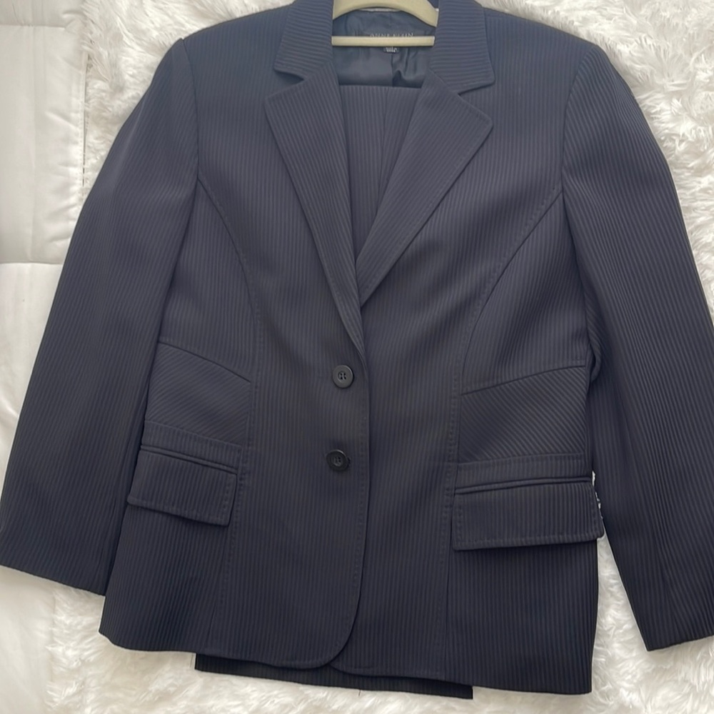 Women’s Anne Klein Pinstriped Pantsuit Dark Navy blue
